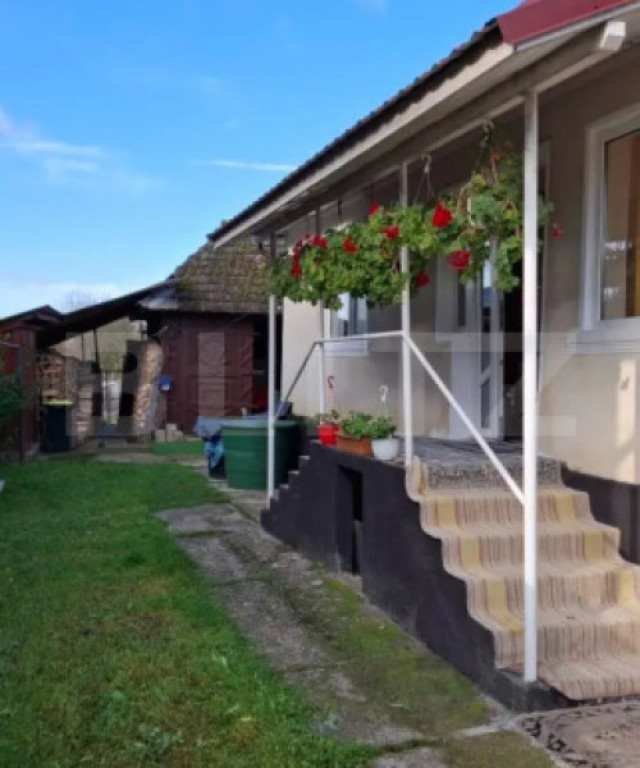 Casa cu 2 camere baie bucătărie