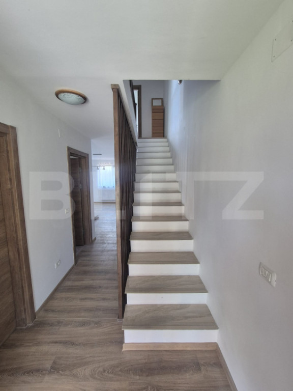 Casă tip duplex modernă, spațiu, lumină și confort pent