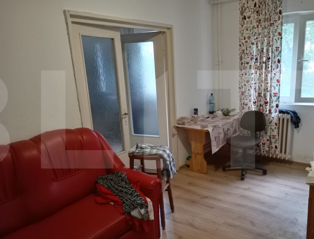 Apartament de vanzare, cu 3 camere, etaj 3, zona Fratelia