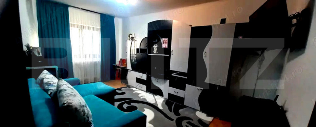 Apartament de vanzare, cu 3 camere, decomandat, 58 mp, zona