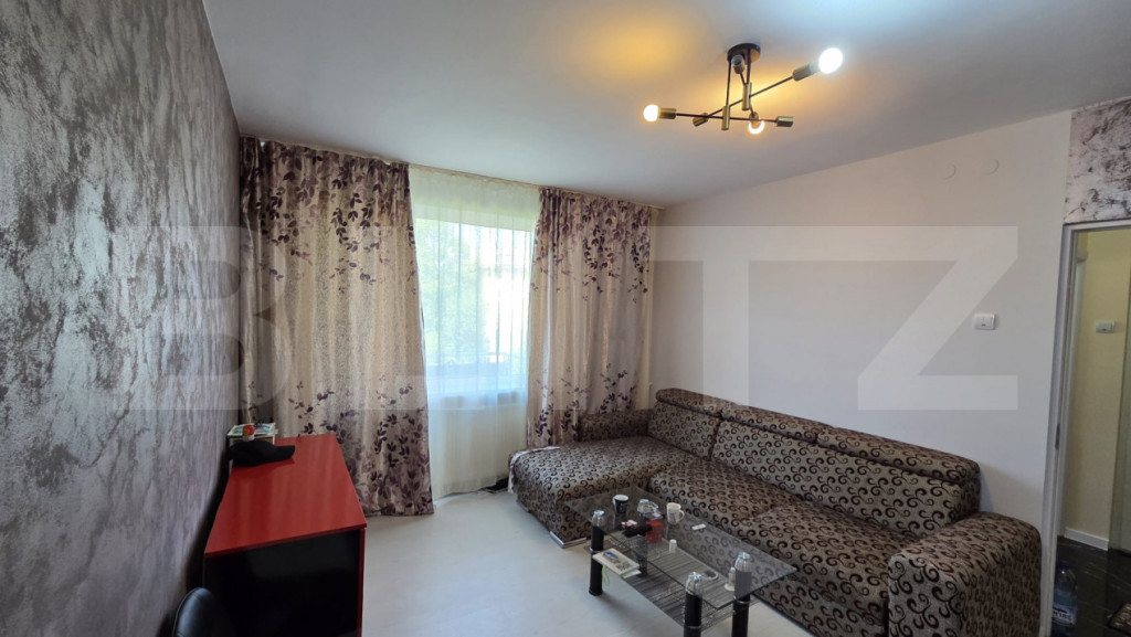 Apartament 2 camere, 44 mp, etaj 3/4 – renovat complet, zo