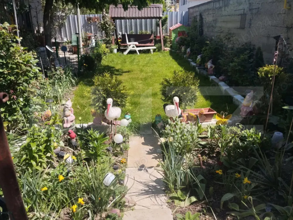 Casa de vanzare, 3 camere, 80 mp, Giulesti