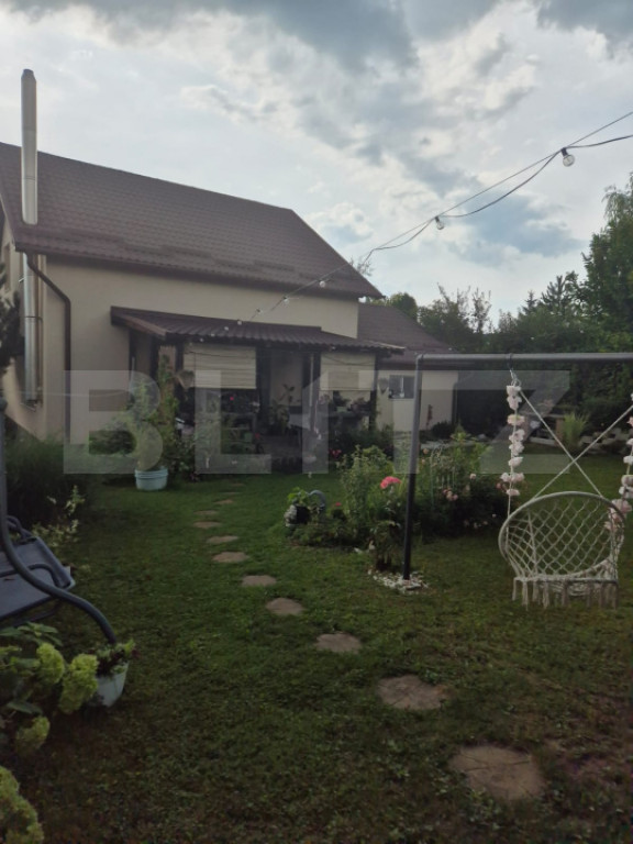 Vila de vanzare in Livezeni cu privelste deosebita, 970mp te