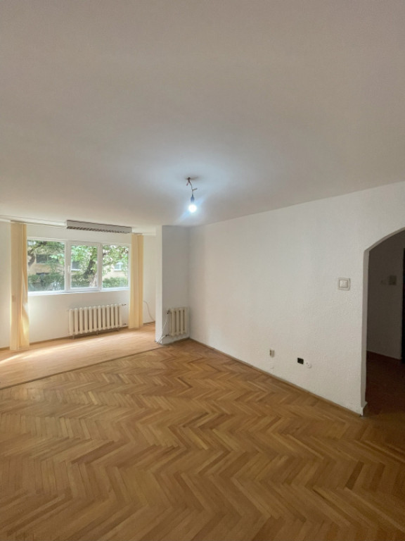 Apartament de 3 camere, 60 mp, central, parter, Oituz