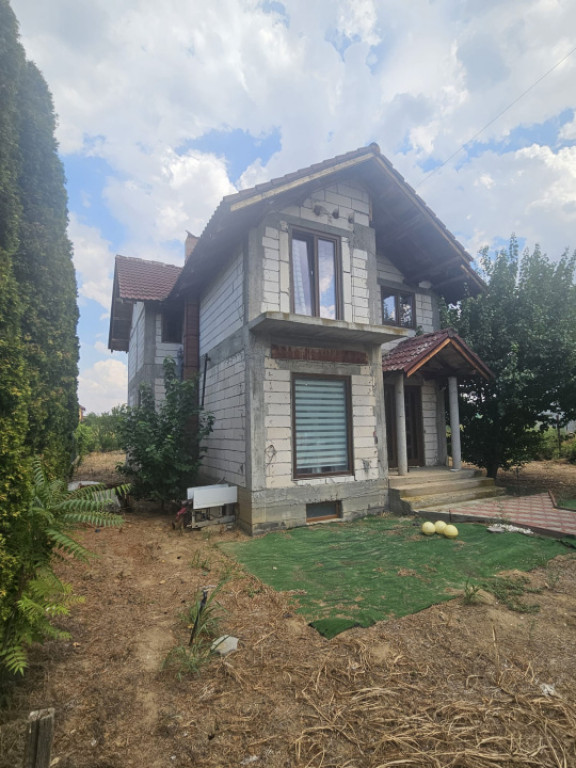 Casa S+P+1, 160mp utili, 1300 mp teren, COMISION 0 LA CUMPAR