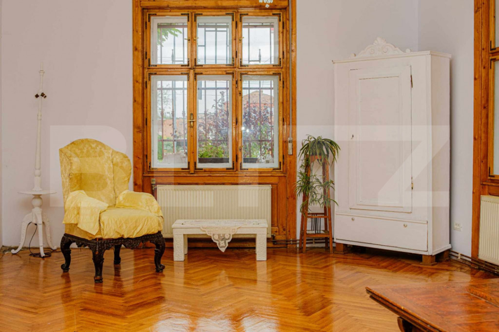 Apartament Boem, Clădire Istorică – Zona de Est