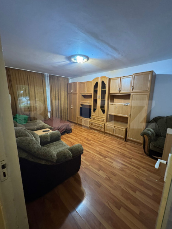 Apartament 3 camere de inchiriat, zona 13 Decembrie