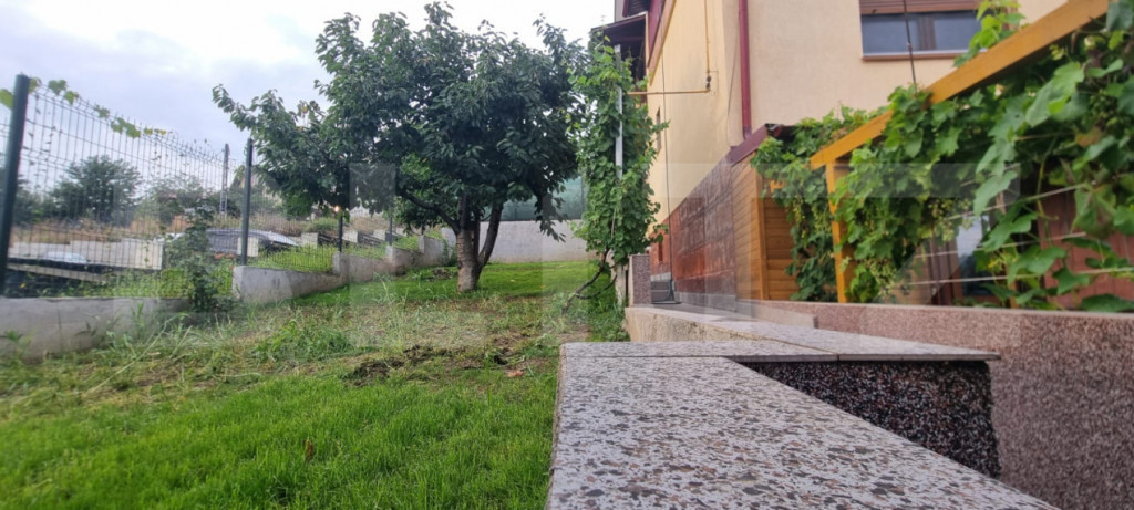 Duplex 3 camere 86 m2 si curte 180 m2