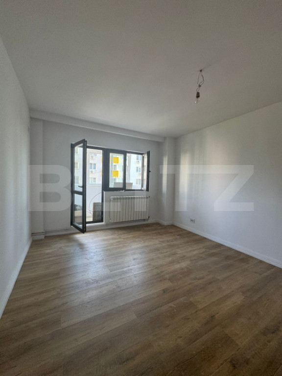 Apartament cu 3 camere, 68 mp + balcon generos, renovat, Buc