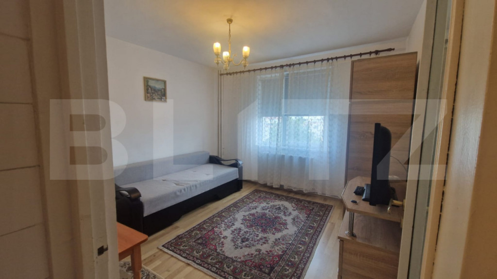 Apartament cu 2 camere, etaj intermediar, luminos, circular