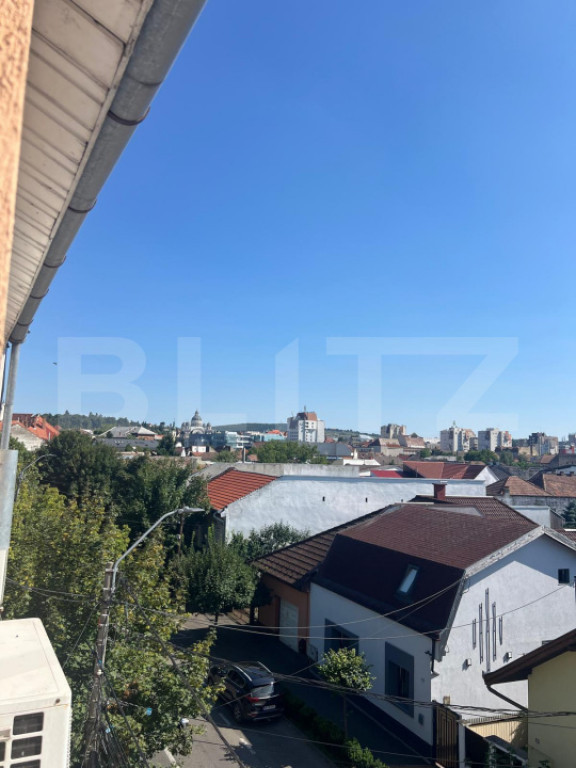 Apartament spațios de închiriat 4 dormitoare, 2 nivele (zo