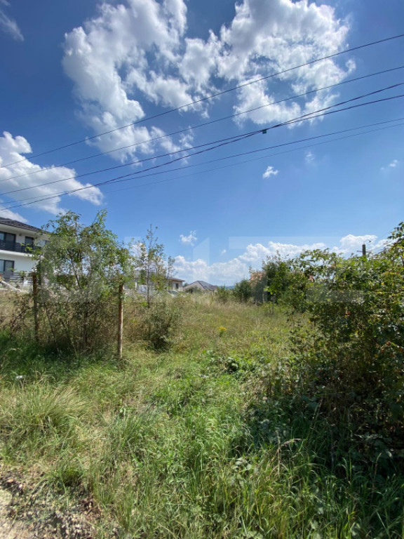 Teren intravilan 7,11 ari- Zona Subcetate, acces 2 drumuri,