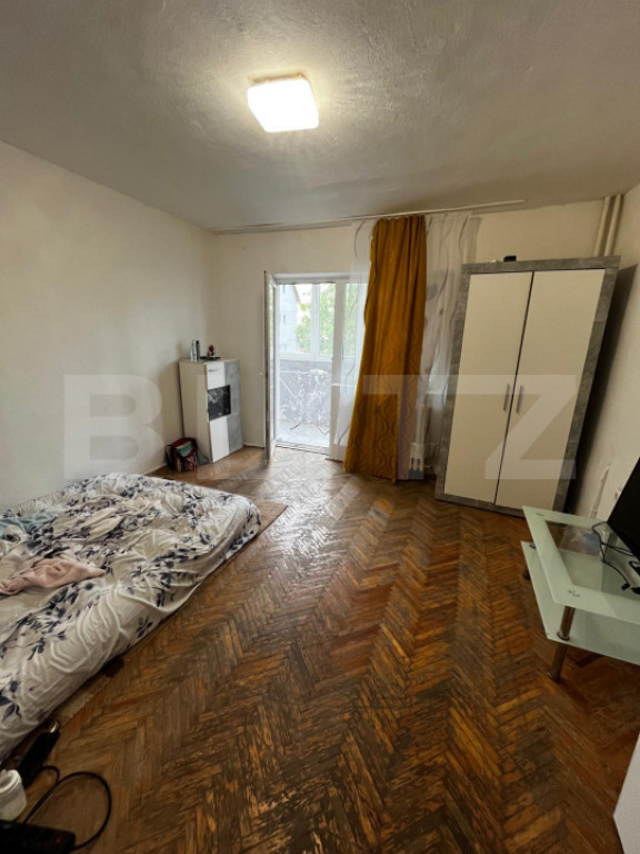 Garsoniera, 30mp + balcon, zona Sensul Vechi