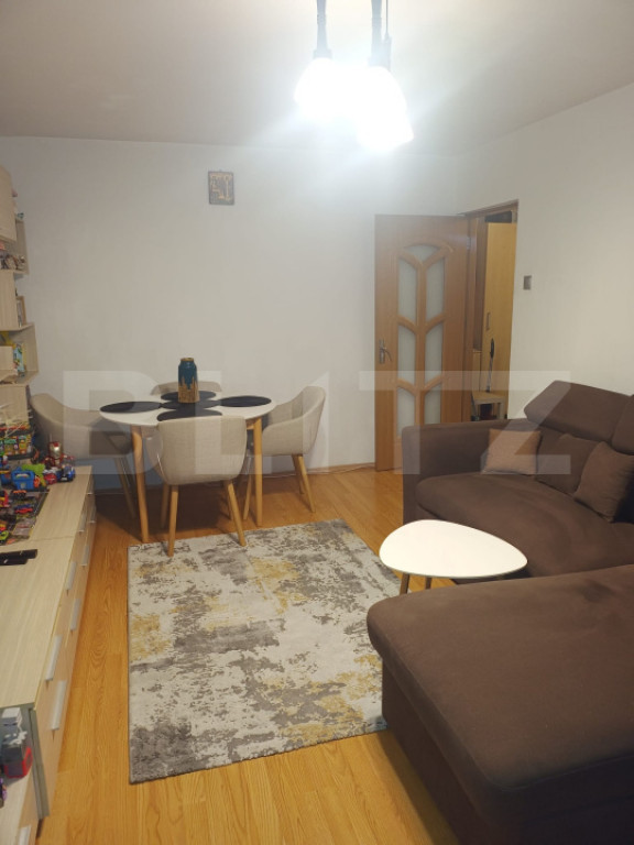 Apartament 3 camere, decomandat, parter, zona Lapus Arges