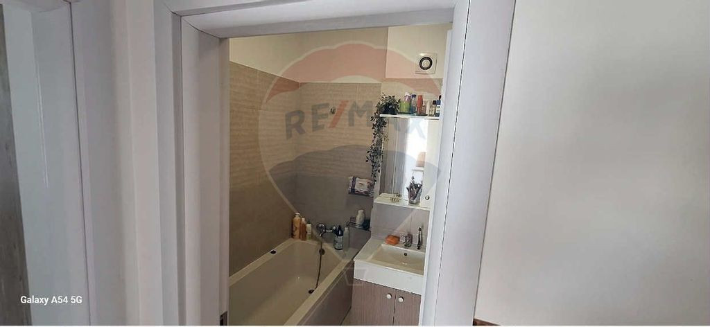 Apartament cu Două Camere de Vânzare – Sector 6, Drum...