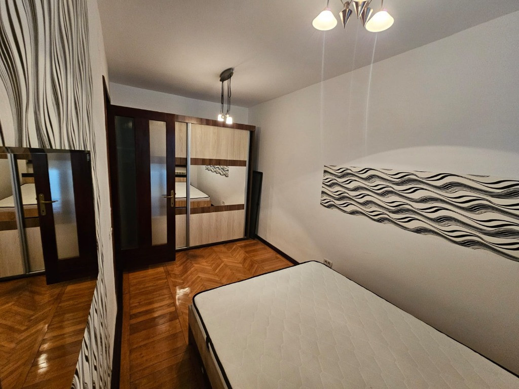 Apartament 3 camere , Bulevardul 1 Decembrie 1918 etaj 2