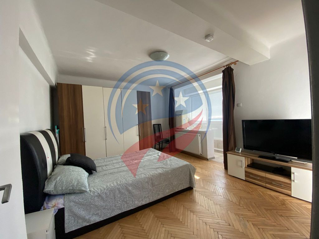 GARSONIERA CENTRU LANGA PRIMARIE