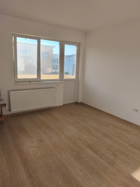 Garsonieră spațioasă cu balcon, parcare inclusă – Popesti Leordeni