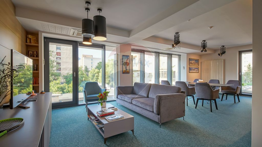 Birou “la cheie” de închiriat, complet mobilat și u...