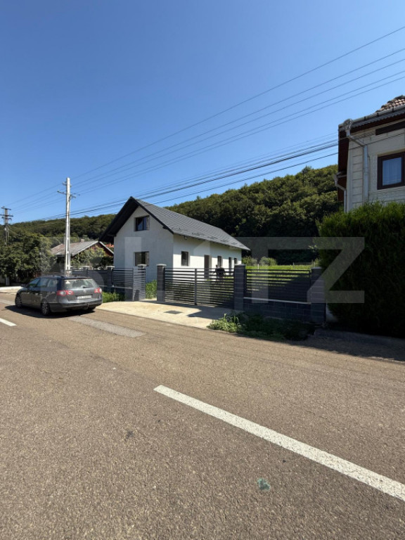 Casa parter, 83 mp utili, 1060 mp teren, posibilitate de man