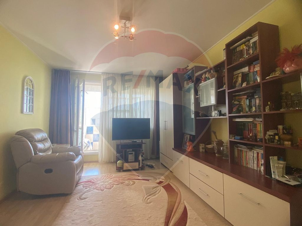 DE VANZARE Apartament cu 2 camere în zona Titan