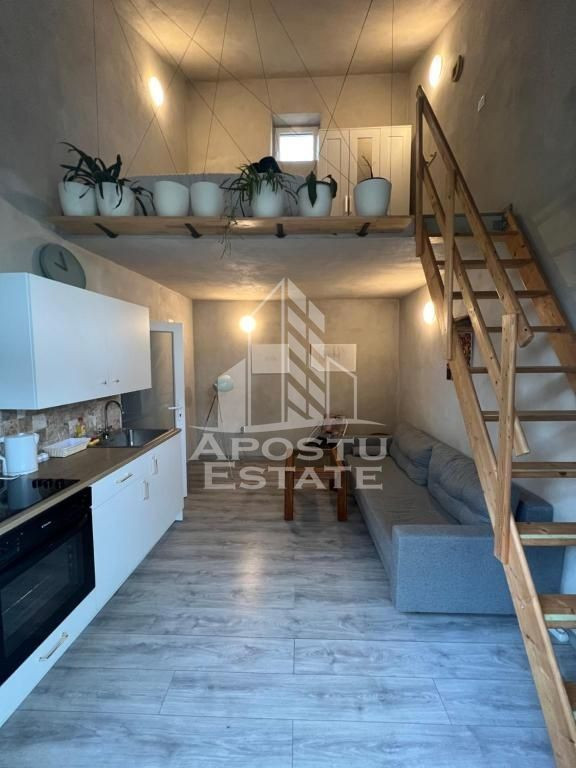 Apartament inedit la casa cu curte proprie!!