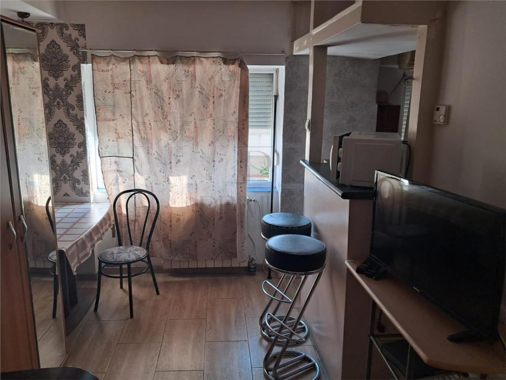 Garsoniera - Calea Buziasului - centrala proprie