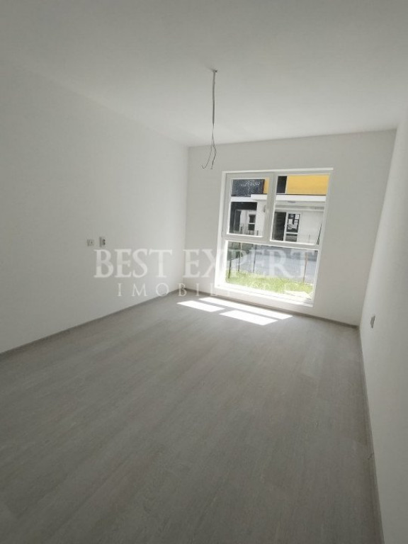 Apartament 2 camere cu Gradina si Parcare inclusa -Mutare I