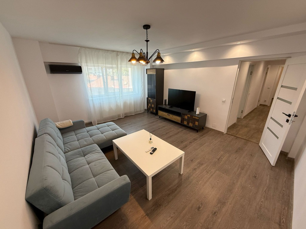 Închiriere apartament 3 camere – Ultracentral Ploiești