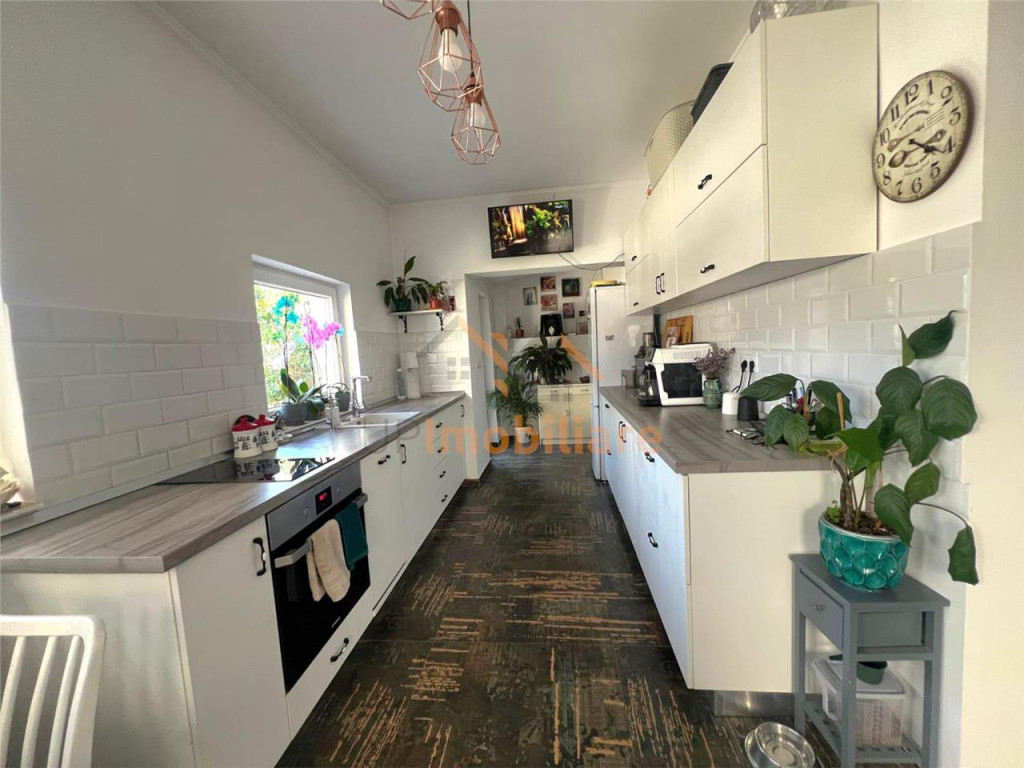 CASA P M | TEREN 2200 MP | STRADA SOFIEI | ZONA DEALURI