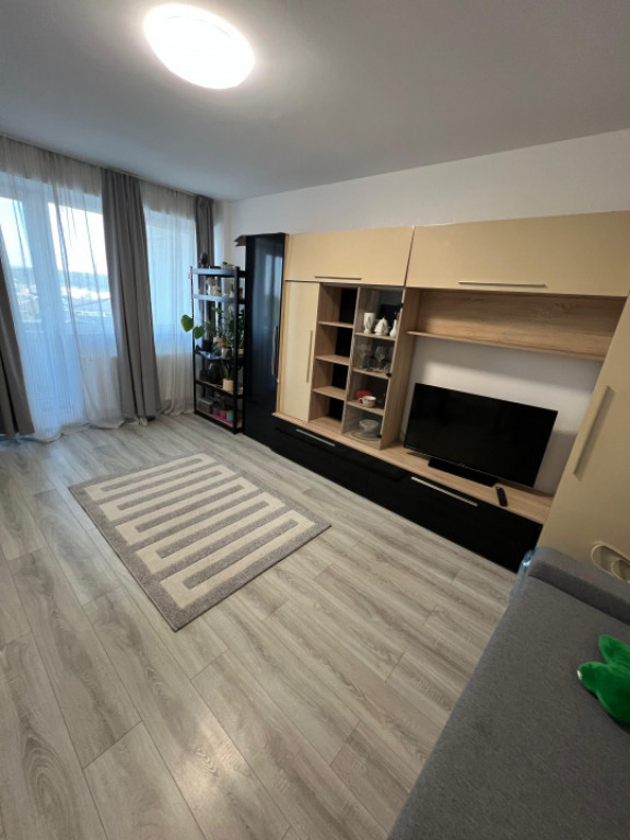 APARTAMENT 2 CAMERE, DECOMANDAT, BLOC NOU, MOBILAT, UTILAT,