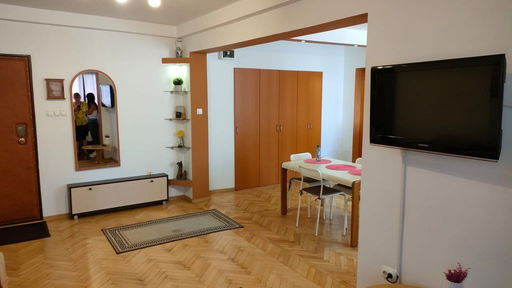 Chirie, 2 camere, mobilat, utilat, Transilvaniei. 300 E. ...