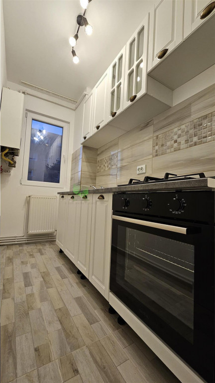 2 Camere zona Vlahuta -ITC, etaj 1 , 400 euro