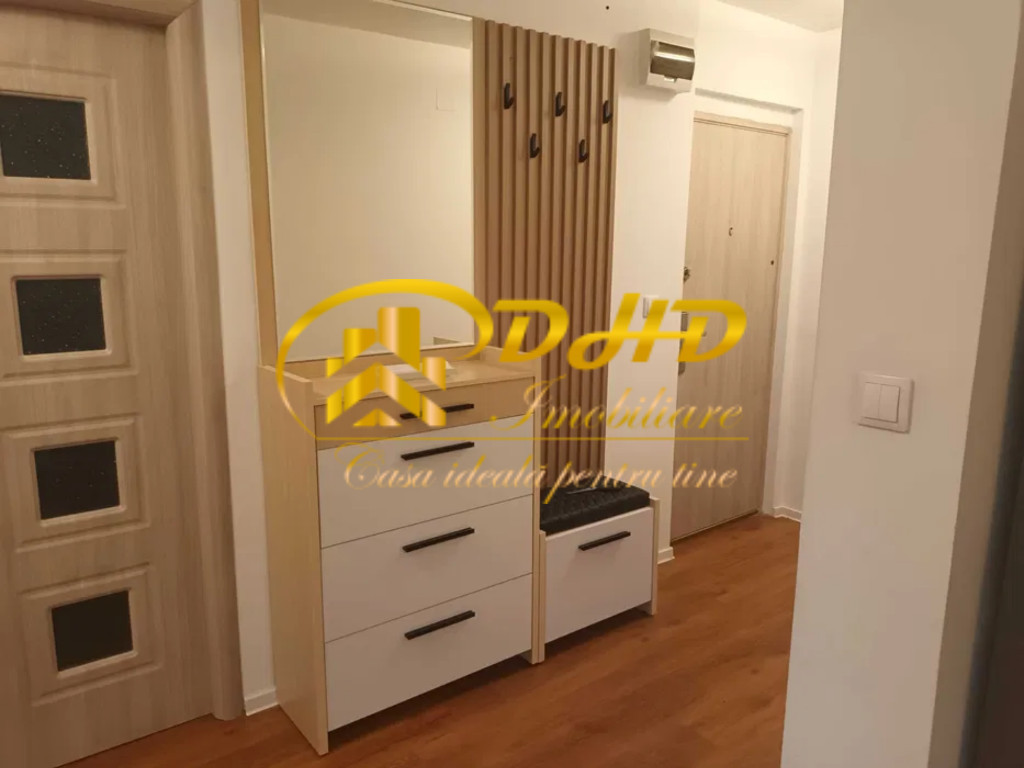 Inchiriez apartamanet cu 2 camere semidecomandat, Nicolina