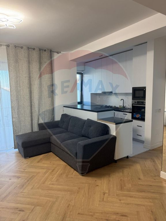Apartament cu 2 camere de închiriat în zona Central