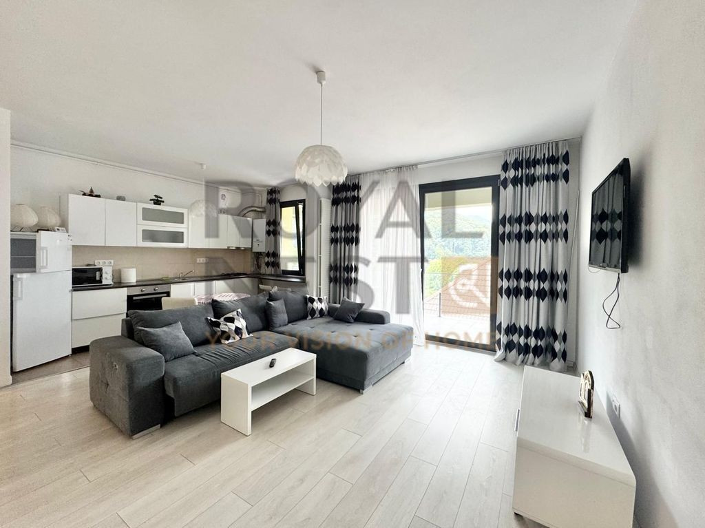 De închiriat apartament cu 3 camere la Bobalna Residence...