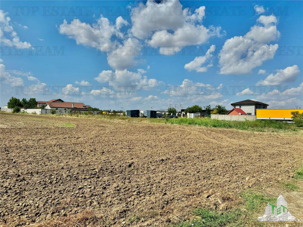 Oferta speciala luna aceasta / Teren de / 2500 mp in Frumu