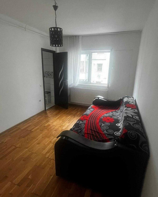 Garsoniera semidecomandat - zona Bartolomeu