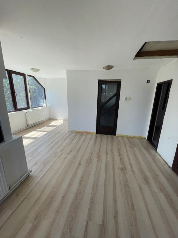 Casa 4 camere P+1E zona 3 Insule