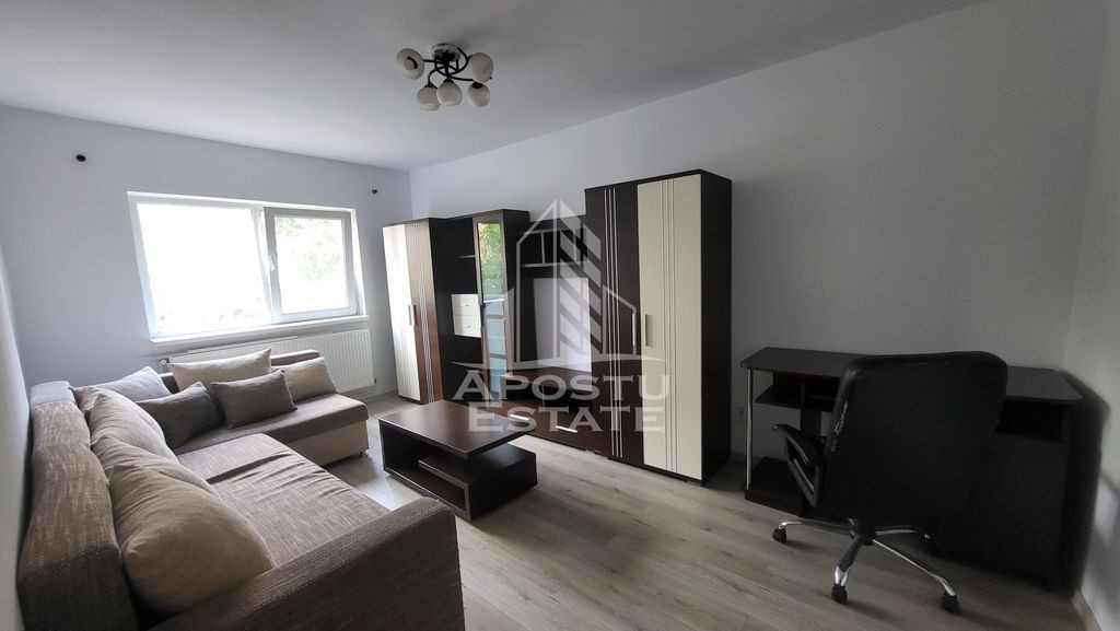 Apartament 3 camere, in zona Lipovei