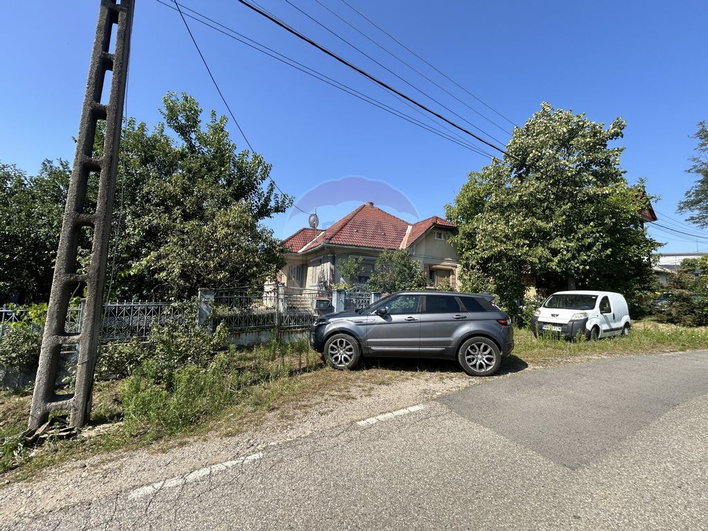 Casă si 12.5 ari de vânzare în zona parc HORTEZE