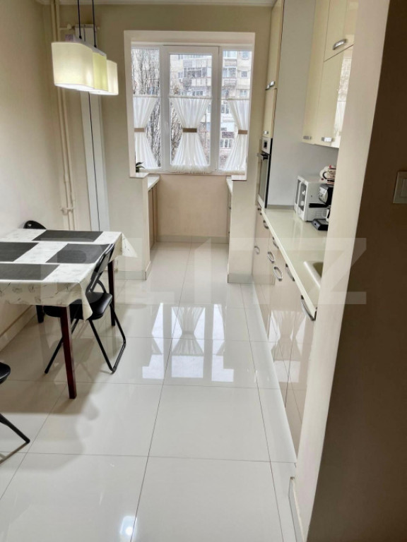 Apartament cu 3 camere, 65 mp, zona Blvd Dacia