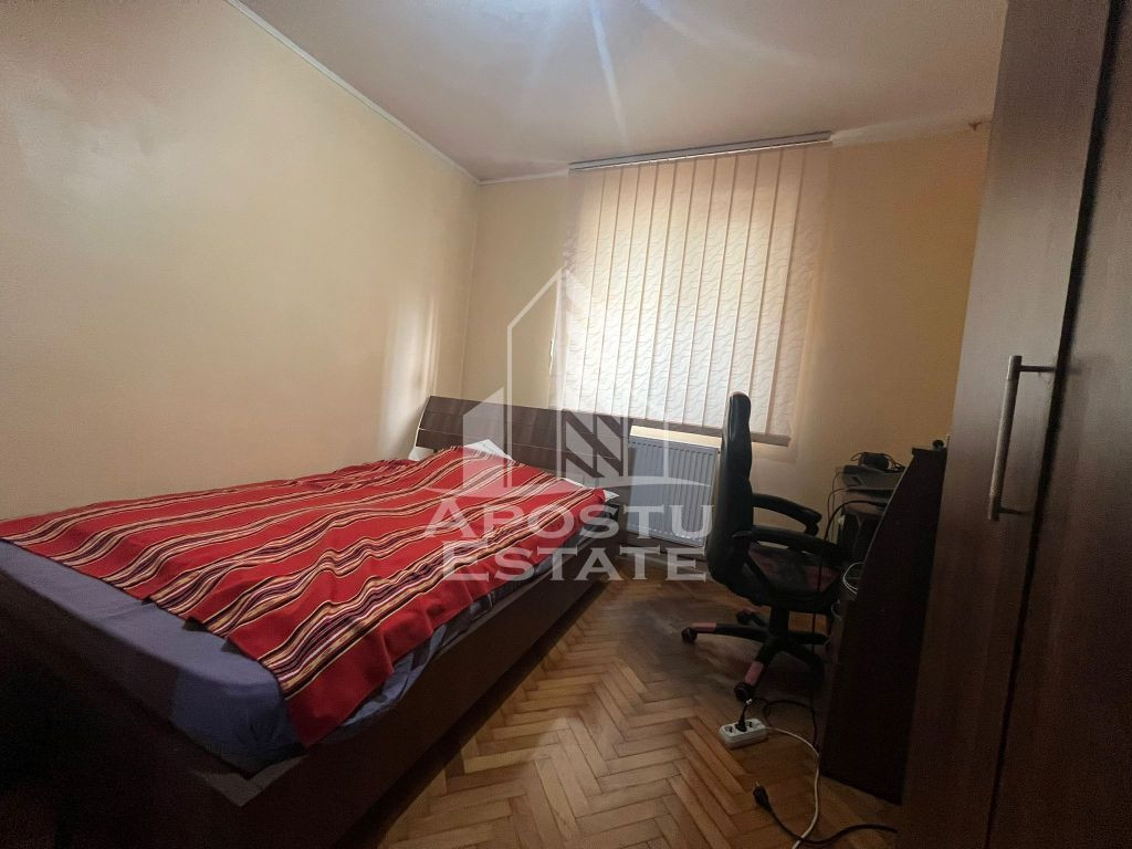 Apartament cu 2 camere, semidecomandat, etajul 1, Spitalu...