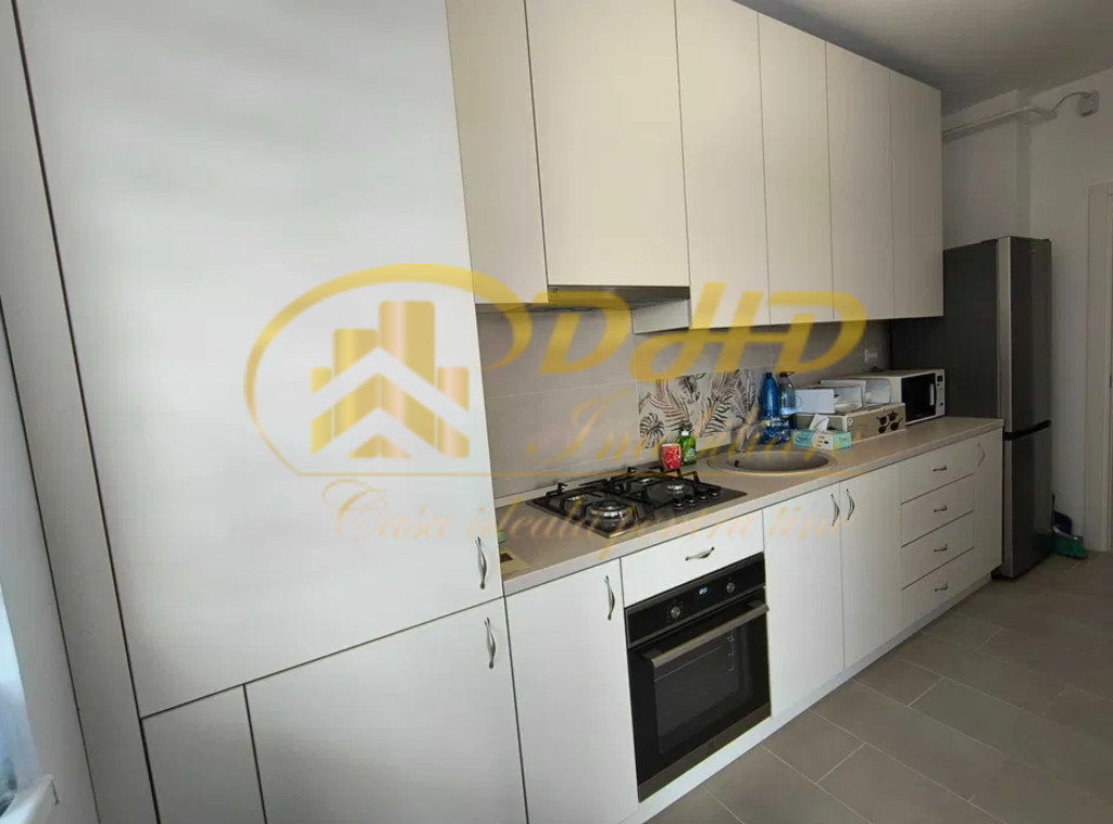 Apartament 2 camere decomandat în Nicolina bloc nou