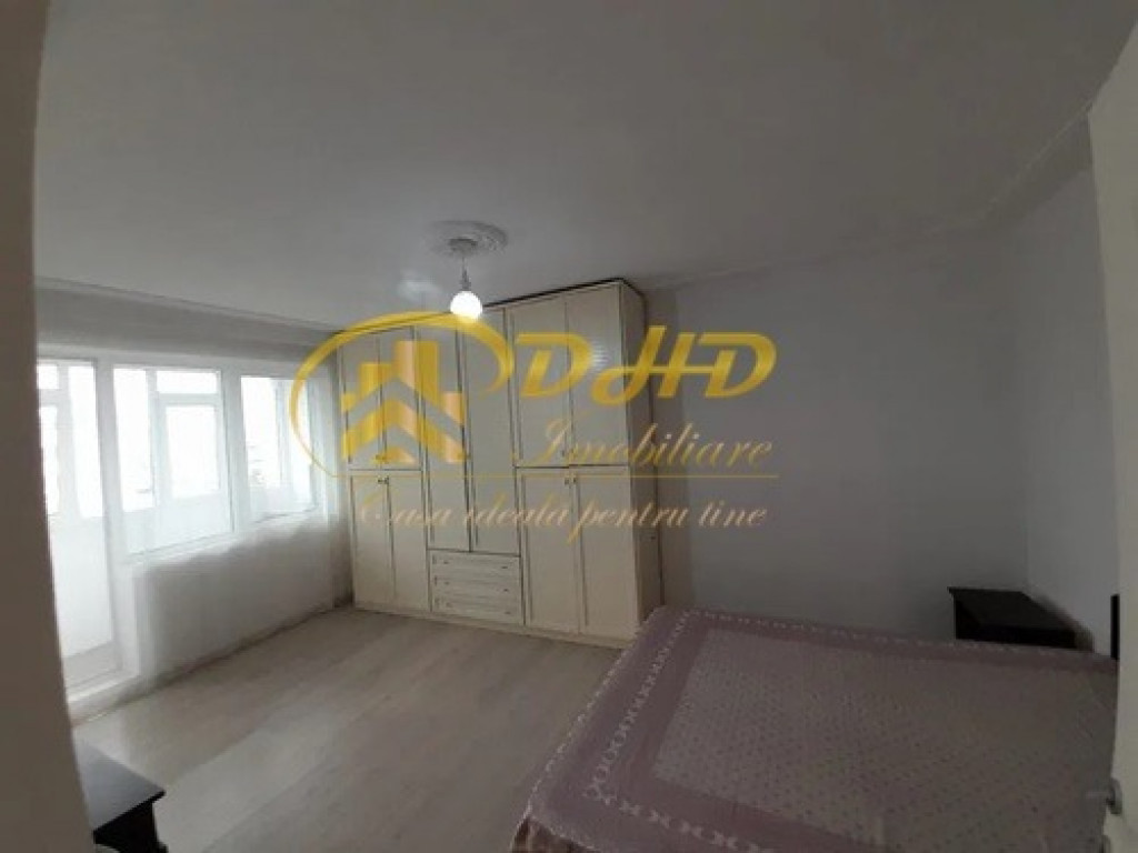 Apartament 2 camere , zona Alexandru Cel Bun.