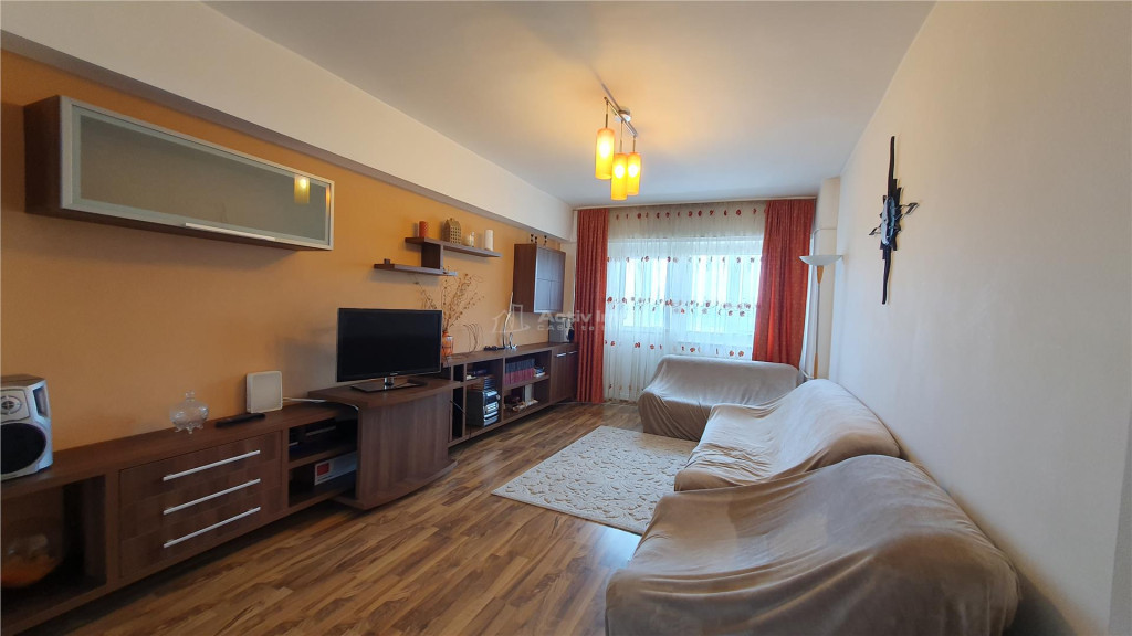 Apartament - 3 camere - 69 mp - Marasesti