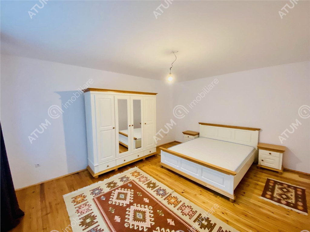 Casa renovata cu 2 camere si curte libera de 118 mp in zona