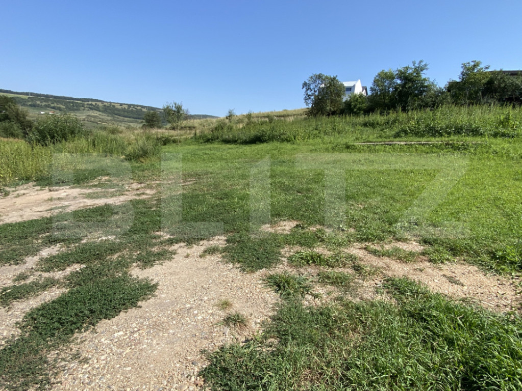 Teren intravilan, 1540 mp, 32 mp front, Corusu