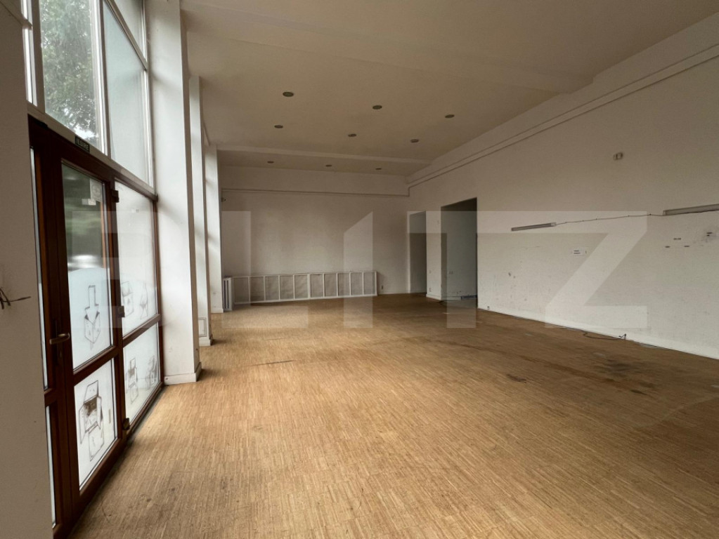 Spațiu comercial, 250 mp, zona P-ța 1 Mai