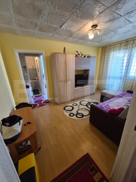 Apartament 2 camere, semidecomandat, etaj 4/4 – Aleea Stre